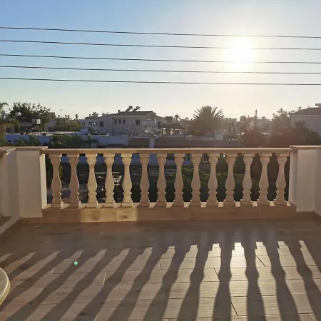 Pari * Paphos