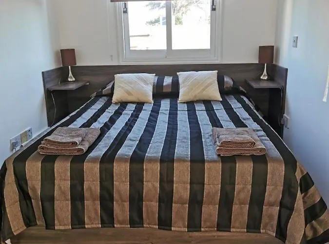 Pari Holiday Studio *