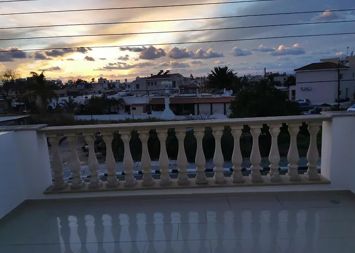 Pari'S Holiday Apartments-Paphos