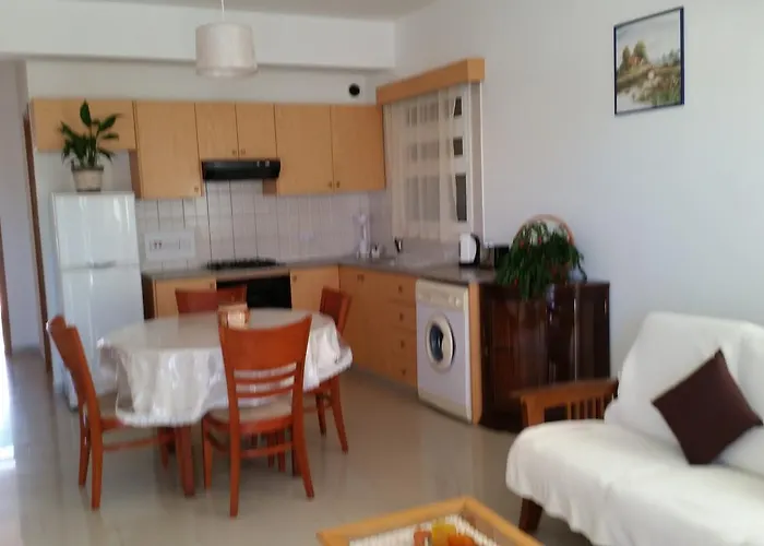 Pari Holiday Studio Apartamento *