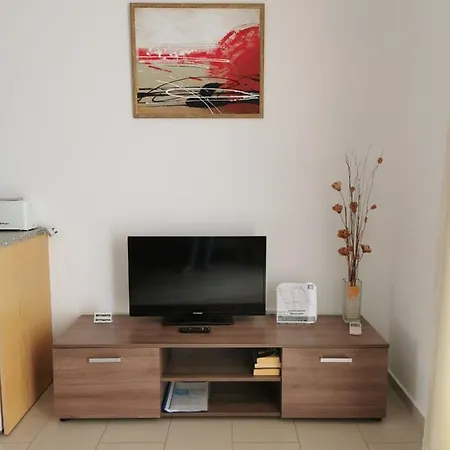 Pari Apartment *