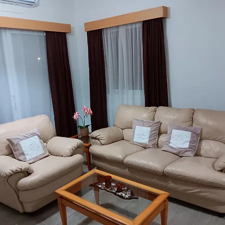 Apartment Pari