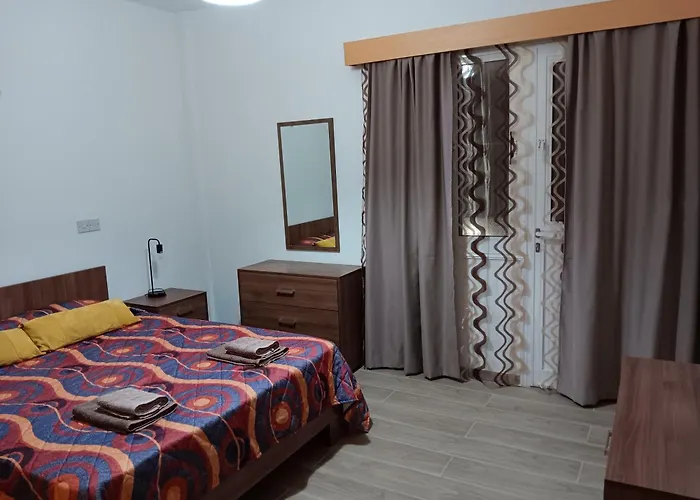 Pari's Apartments-paphos Διαμέρισμα